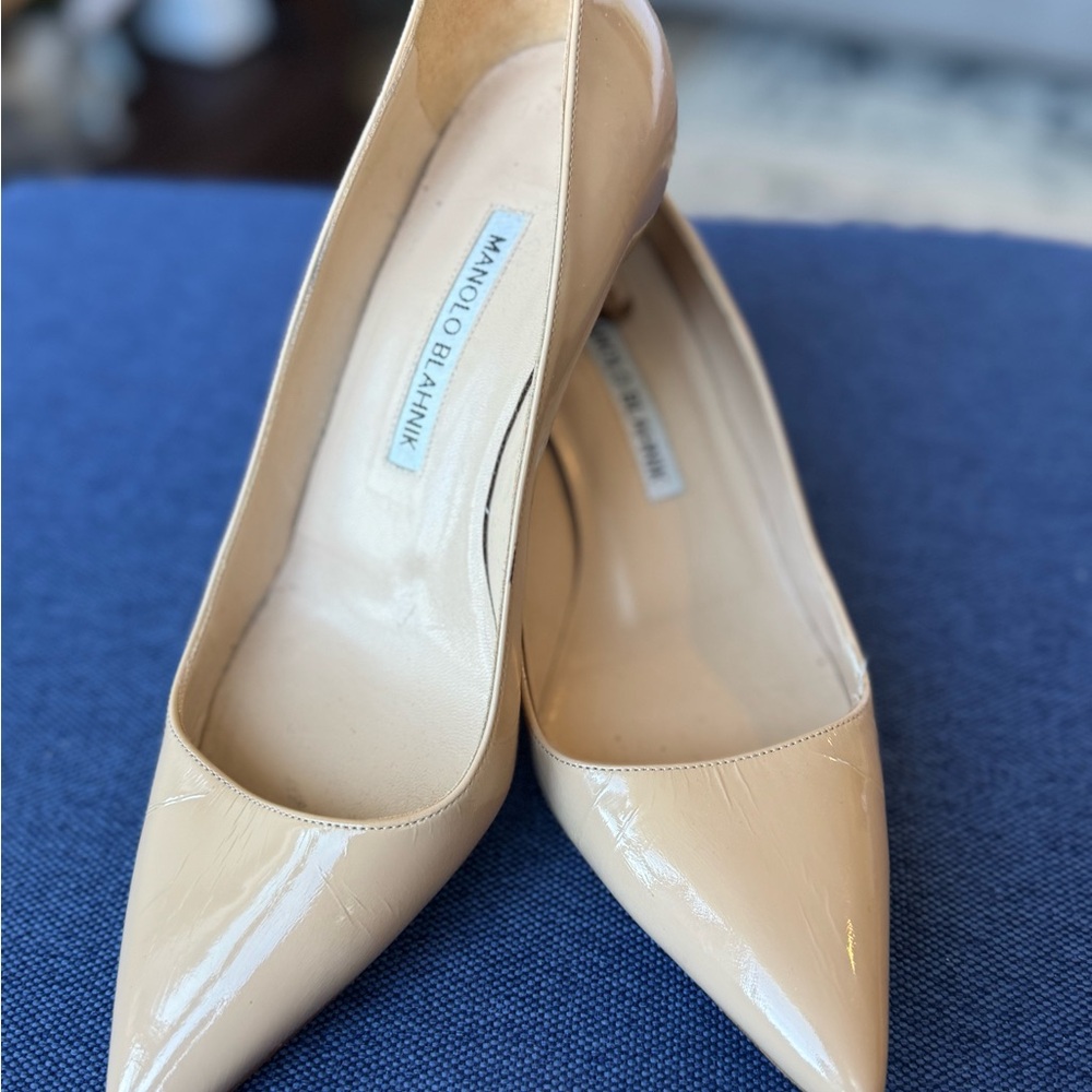 Manolo Blahnik Nude Patent Leather Mini Heels